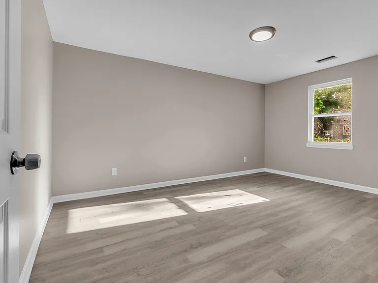 1577 S Highland St — Photo 9