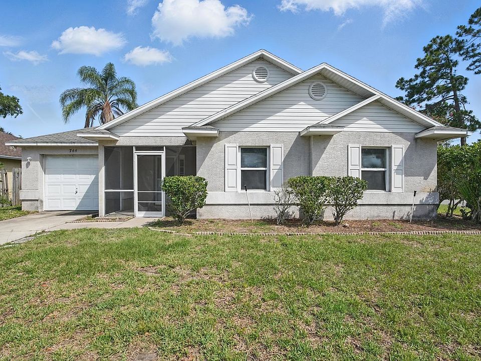 1st image of 744 Palm Hammock Cir