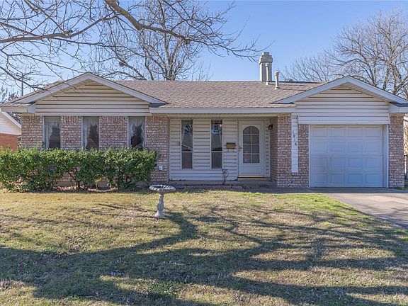 2nd image of 1016 Montgomery Cir