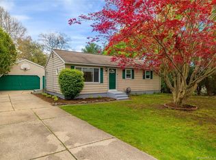 26 Blueberry Hill Rd, Norwich, CT 06360