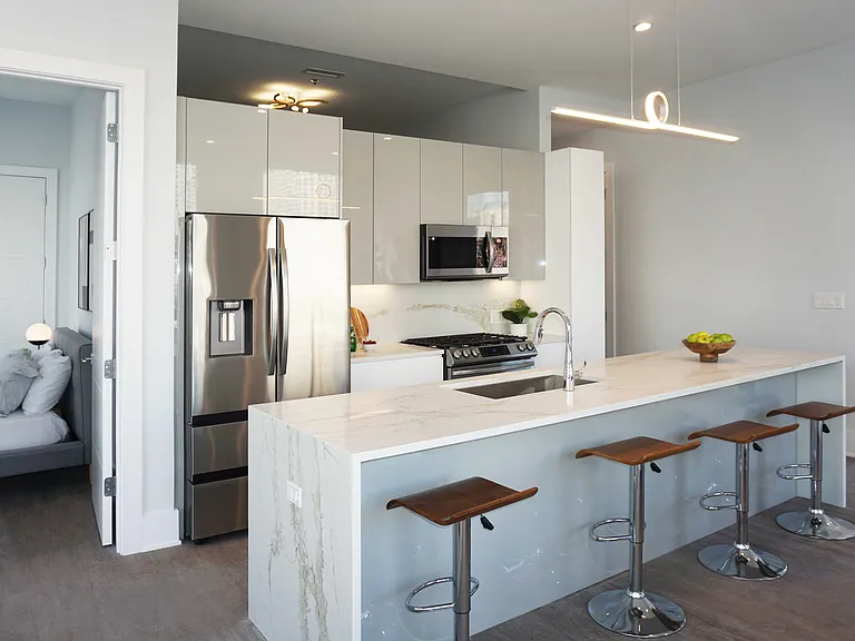 2353 W Wabansia Ave #Penthouse 405 — Photo 9