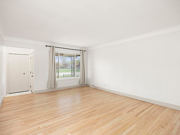 5th image of 11095 Martin Rd