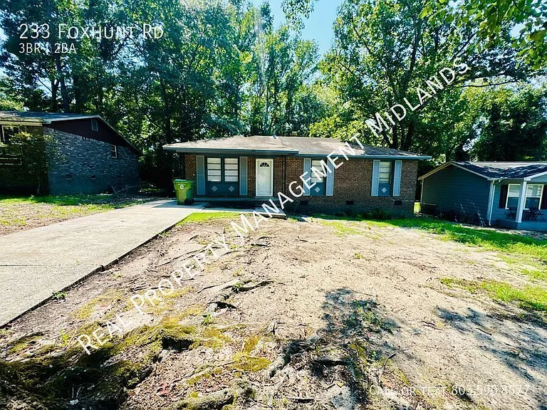233 Foxhunt Rd — Photo 1