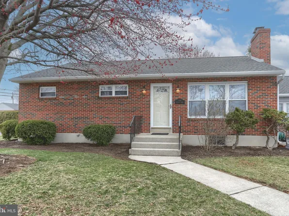 135 W Walnut St, Cleona, PA 17042