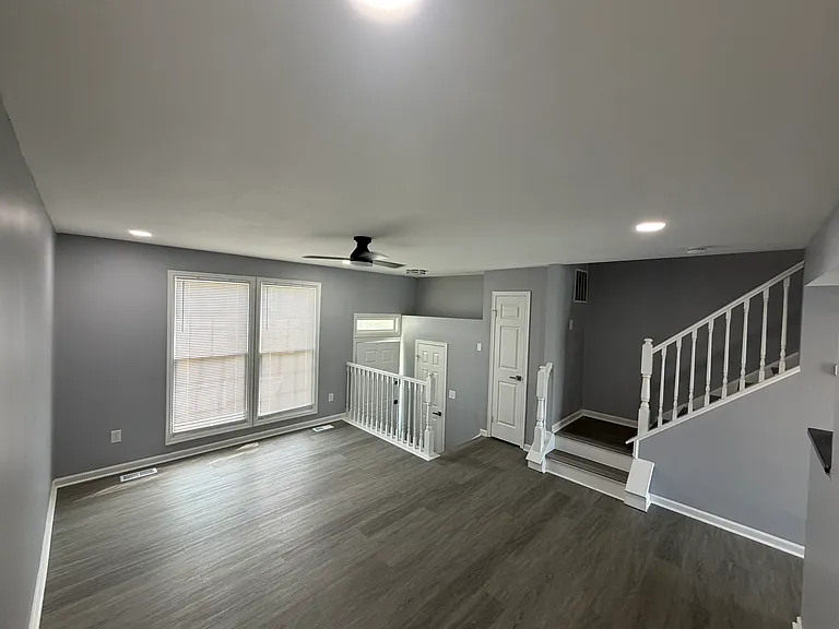 662 Corsica Ave — Photo 8