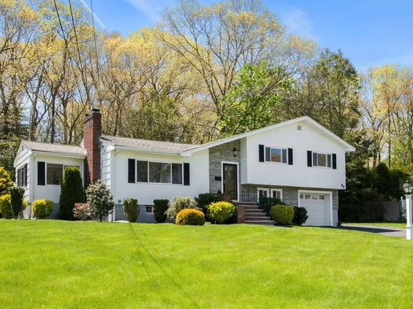 89 Hollingsworth Rd, Milton, MA 02186