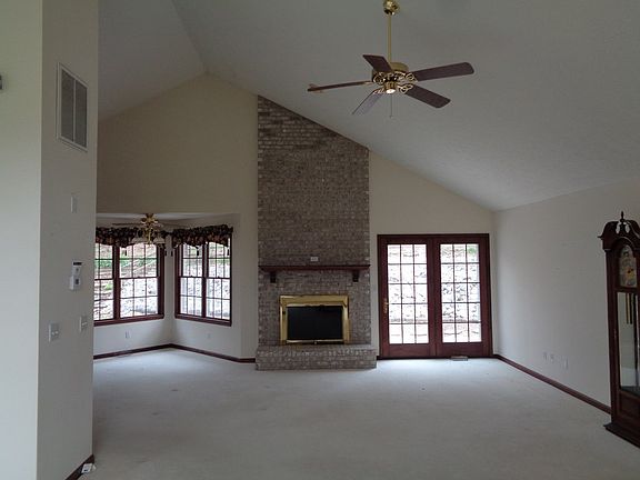 3rd image of 460 Fern Creek Ln
