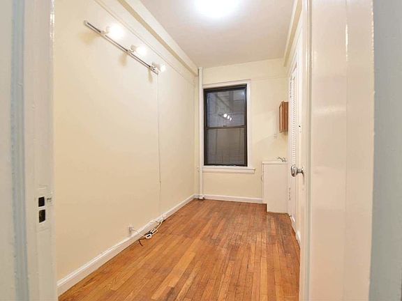 4th image of 600 W 111th St #3A