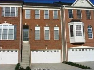 25336 McIntyre Sq, Chantilly, VA 20152