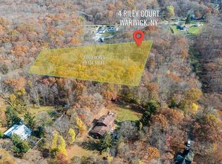 4 Riley Ct, Greenwood Lake, NY 10950