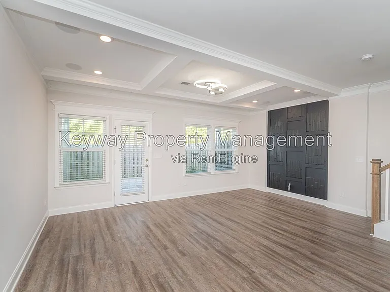 319 Sumac Trl — Photo 4