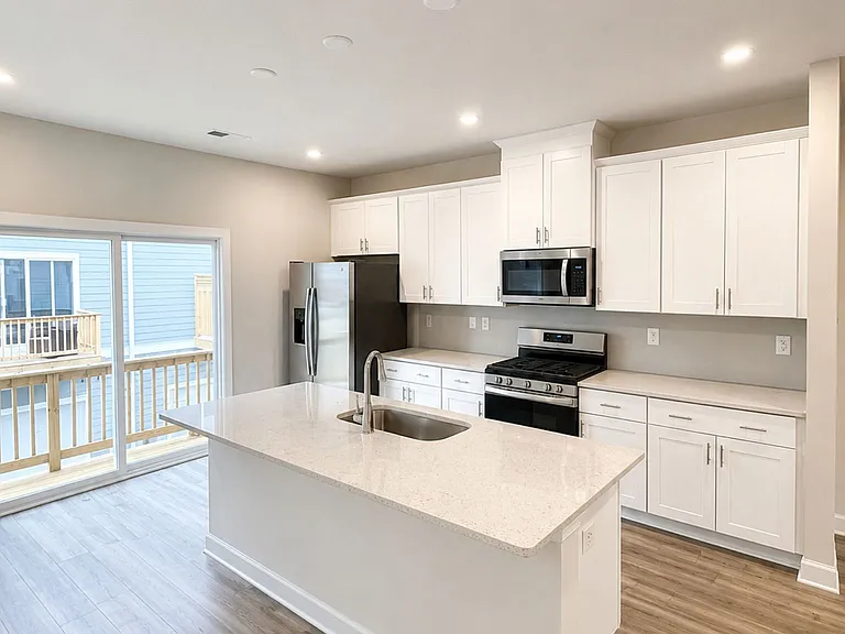 4419 Millennium Ave — Photo 10