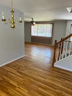 3 bed, 3.0 bath, 1569 sqft, $2,600 — Photo 2