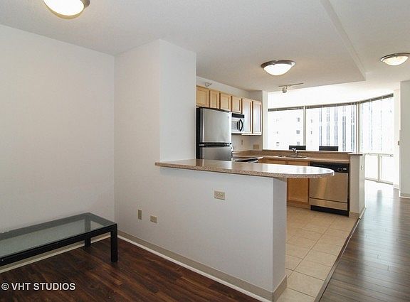 4th image of 222 N Columbus Dr APT 1302
