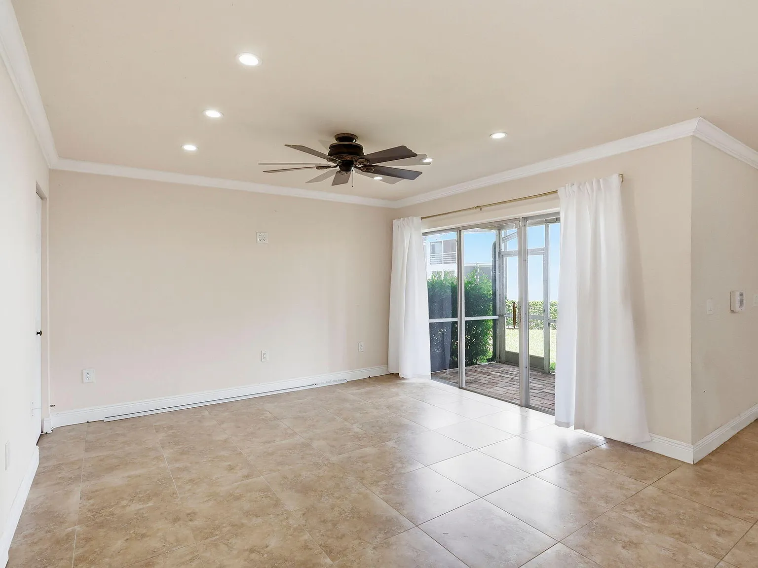 2 bed, 1.5 bath, 1104 sqft, $2,100 — Photo 4