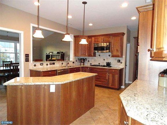 5th image of 607 Patriot Ln