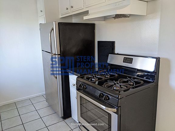 3rd image of 1114 W 18th St APT 10