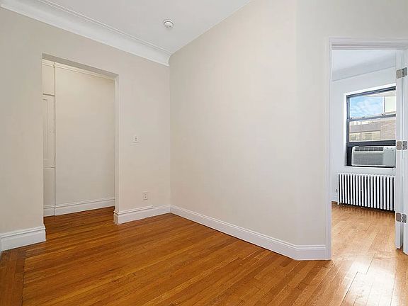 5th image of 76 Carmine St #5F
