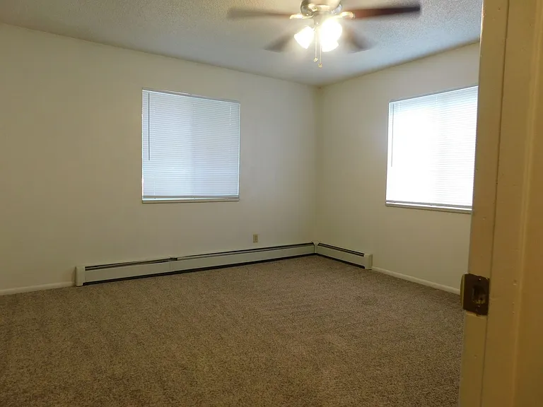 402 Dressell Dr — Photo 15