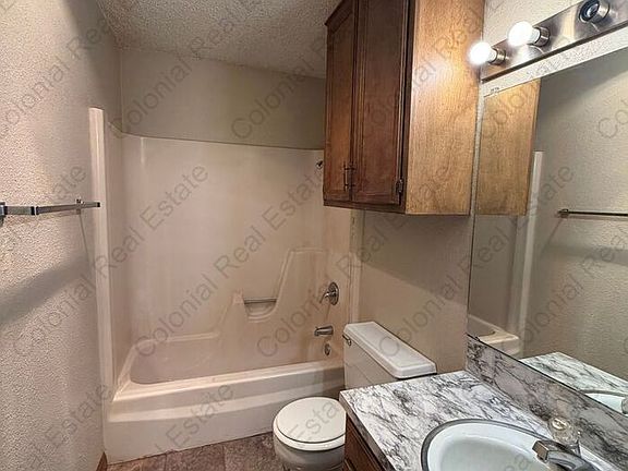 5th image of 2116 Gladstone St APT D