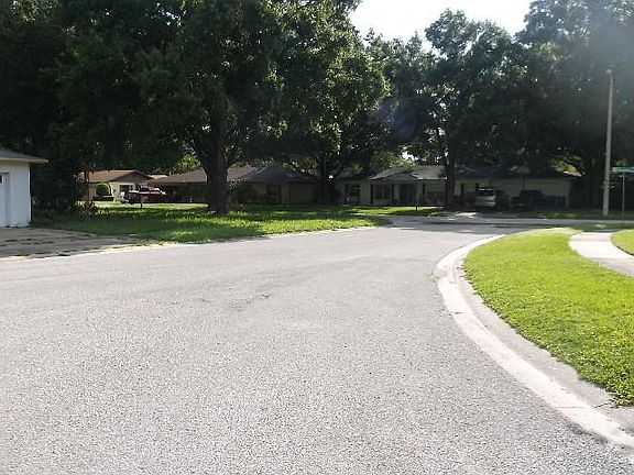 5th image of 3704 Thornwood Dr