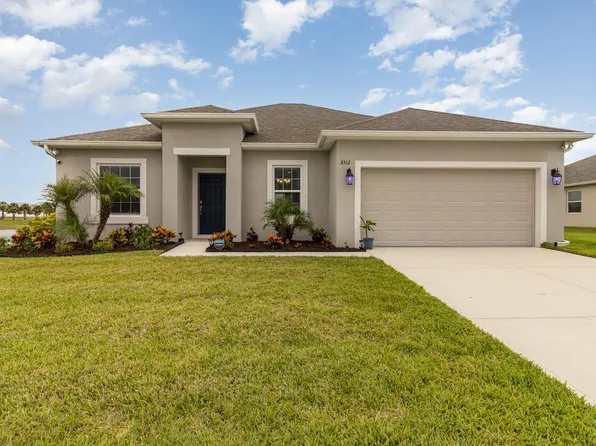 8512 Laguna Cir, Micco, FL 32976