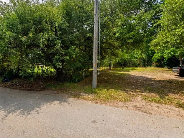 2004 Orman St, Bryan, TX 77801