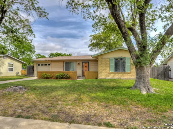 5839 Castle Yard, San Antonio, TX 78218