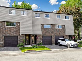 2020 Pharmacy Ave #28, Toronto, ON M1T1H8