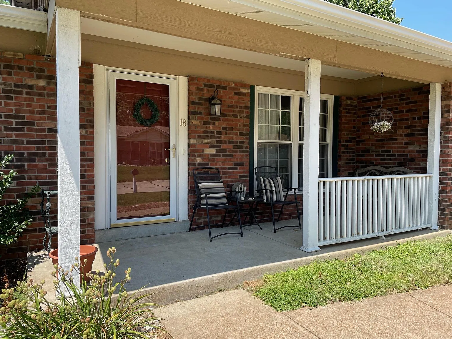 3 bed, 1454 sqft, $2,300 — Photo 2