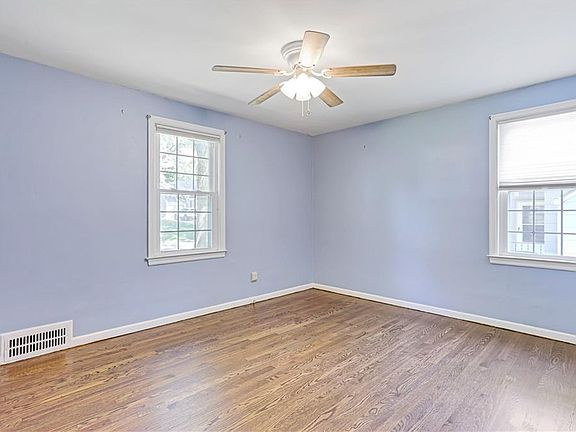 5th image of 5408 Birch St