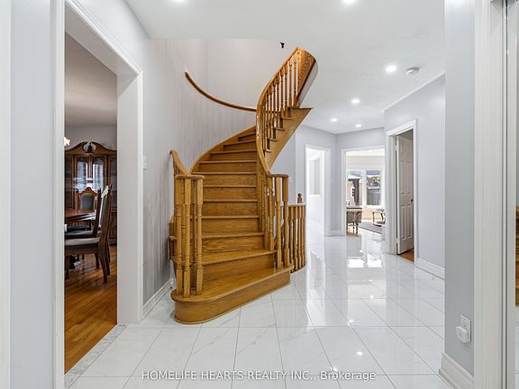 5th image of 62 Boxwood Cres