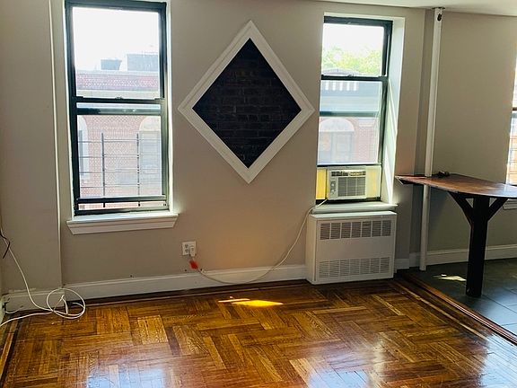 2nd image of 585 E 21st St