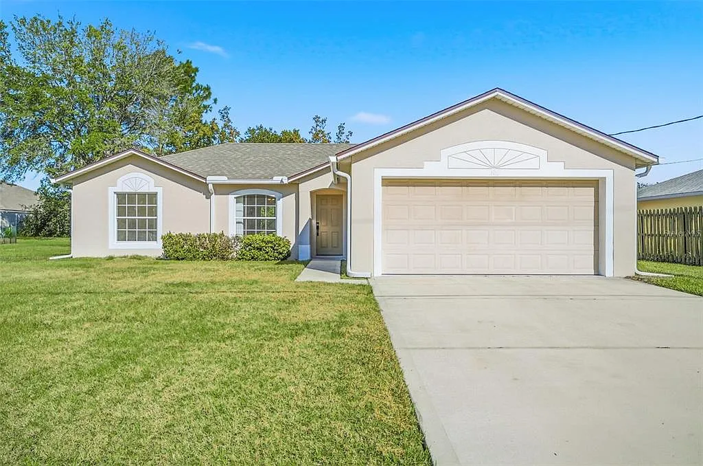 4 bed, 2.0 bath, 1640 sqft, $1,875 — Photo 1