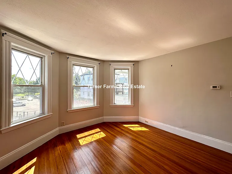 30 Roseclair St #2F — Photo 8