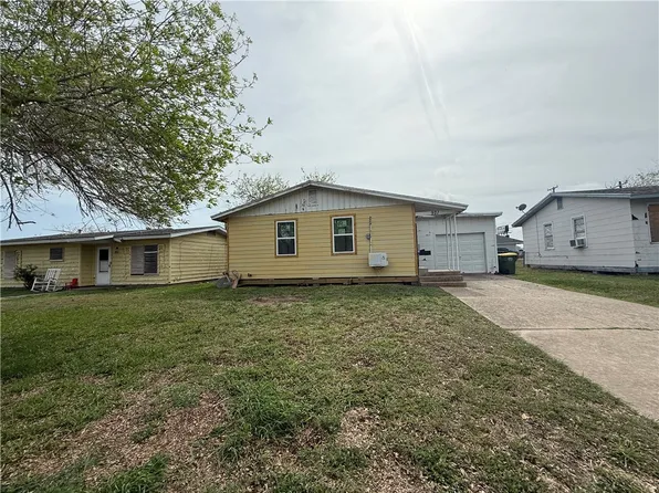 921 Oak St, Taft, TX 78390