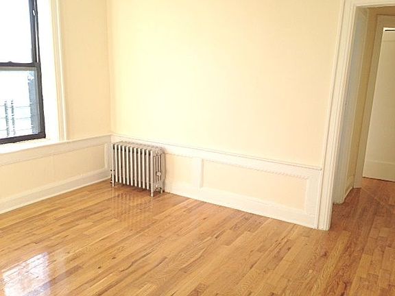 3rd image of 284 E 31st St APT 1B
