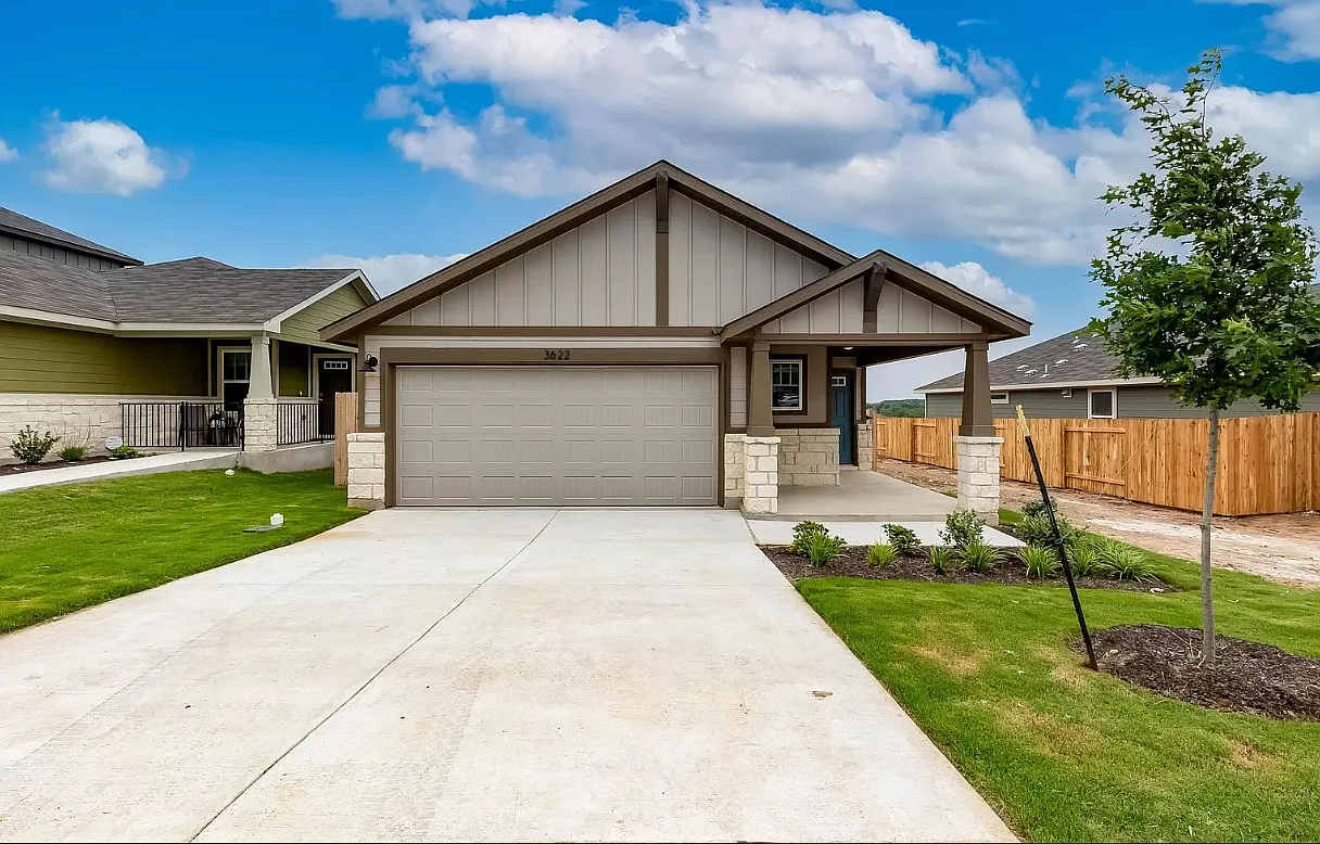 3 bed, 1440 sqft, $2,000 — Photo 1