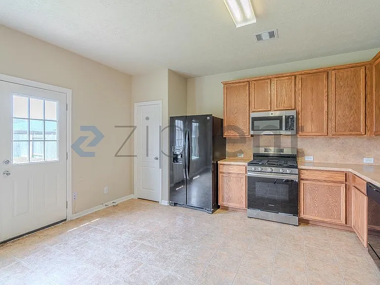 3029 Cambridge Meadows Ln — Photo 9
