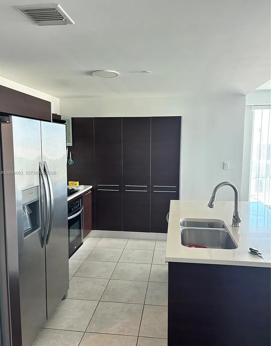 Quantum On The Bay Condo — Photo 3