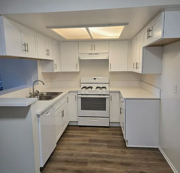 3821 Franklin Ave #1 — Photo 1