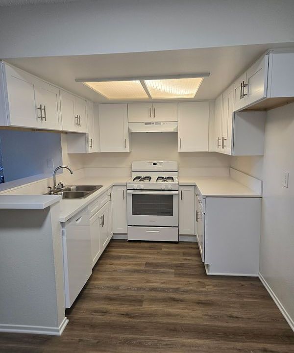 1st image of 3821 Franklin Ave #1
