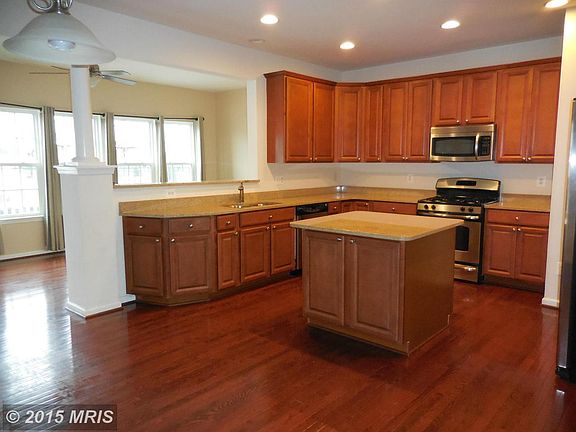 2nd image of 4405 Halleck Trl