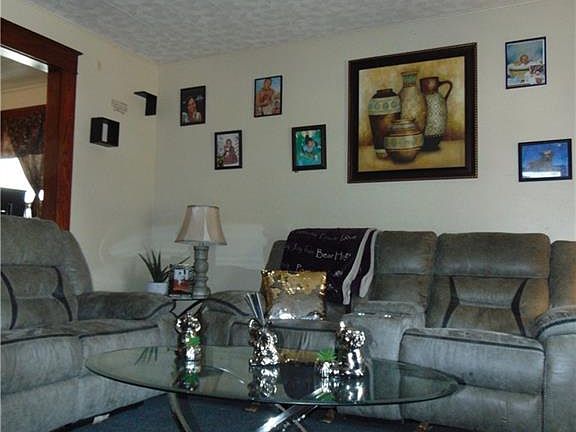 3rd image of 1728 La Salle Ave