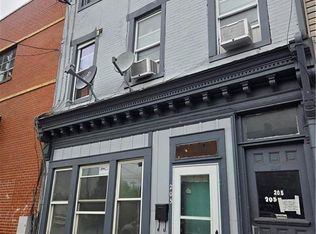 205 Front St APT 1R, Catasauqua, PA 18032