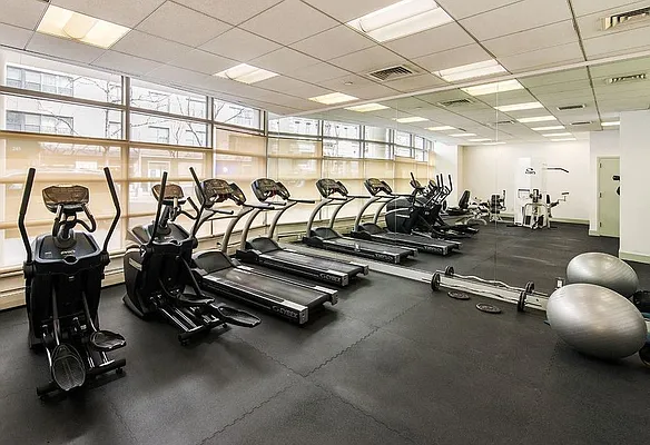 Rented by Compass | media 40