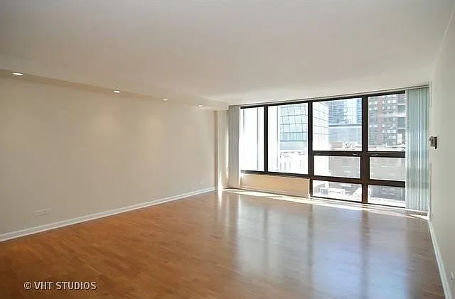 3 bed, 2000 sqft, $4,500 — Photo 3