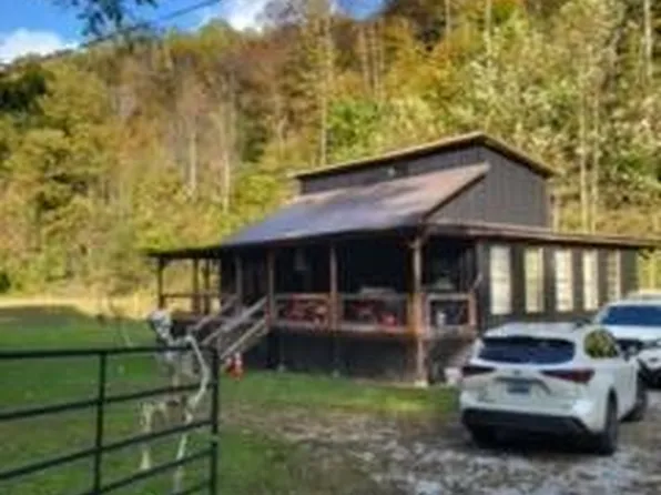 2810 Ogden Vest Rd, Vest, KY 41772