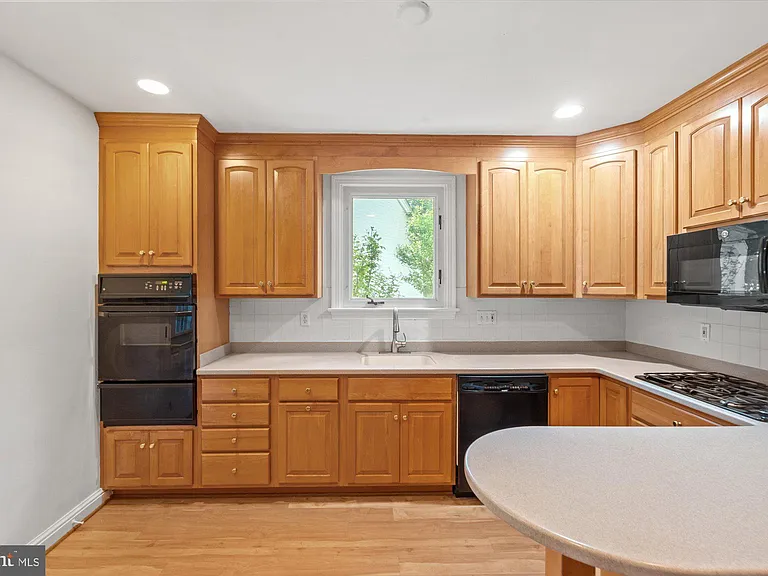 7014 Beechwood Dr — Photo 6