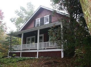 12 Cadwell St, Pelham, MA 01002